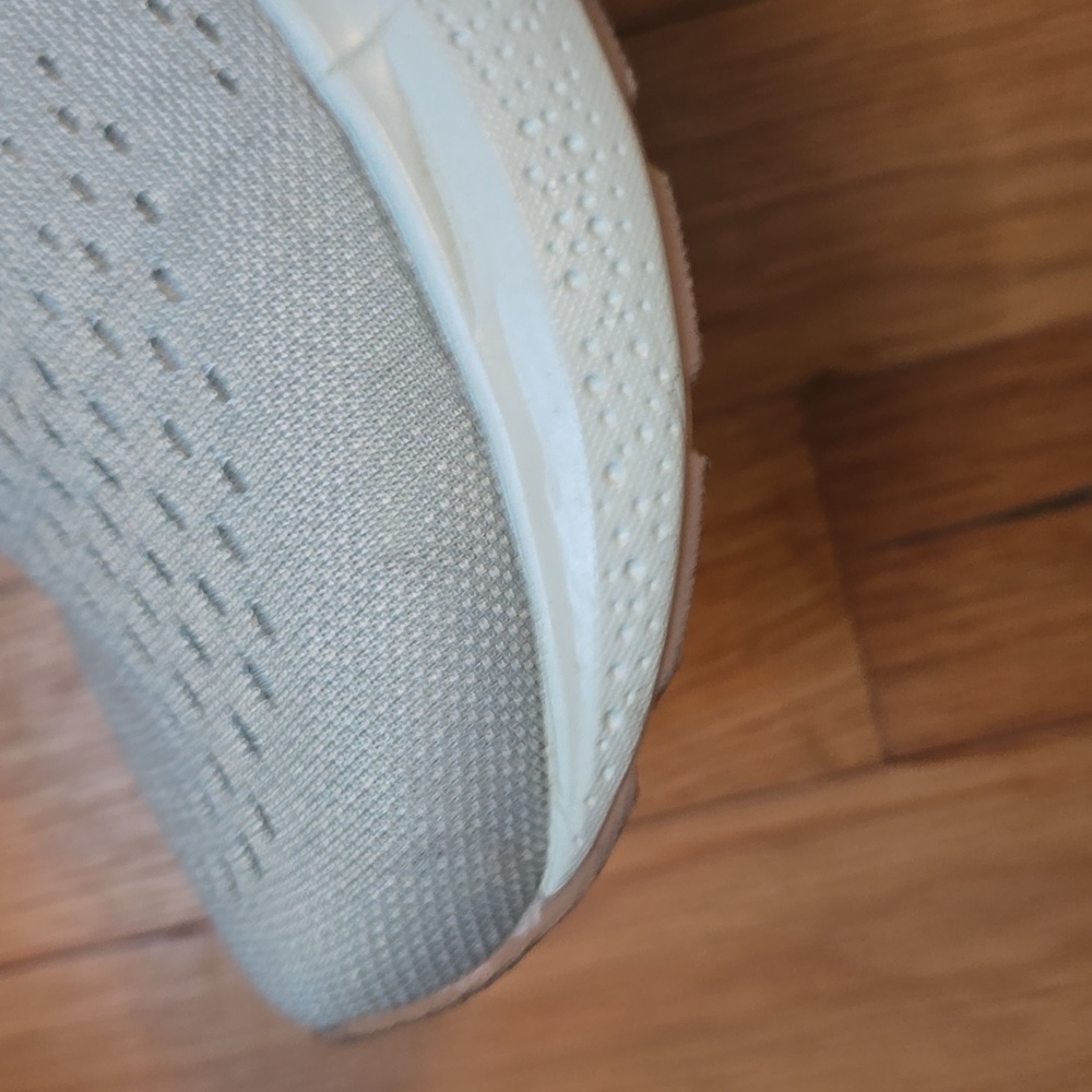 Brooks Adrenaline GTS 24 Cloud Blue Athletic Shoes - Picture 8 of 11